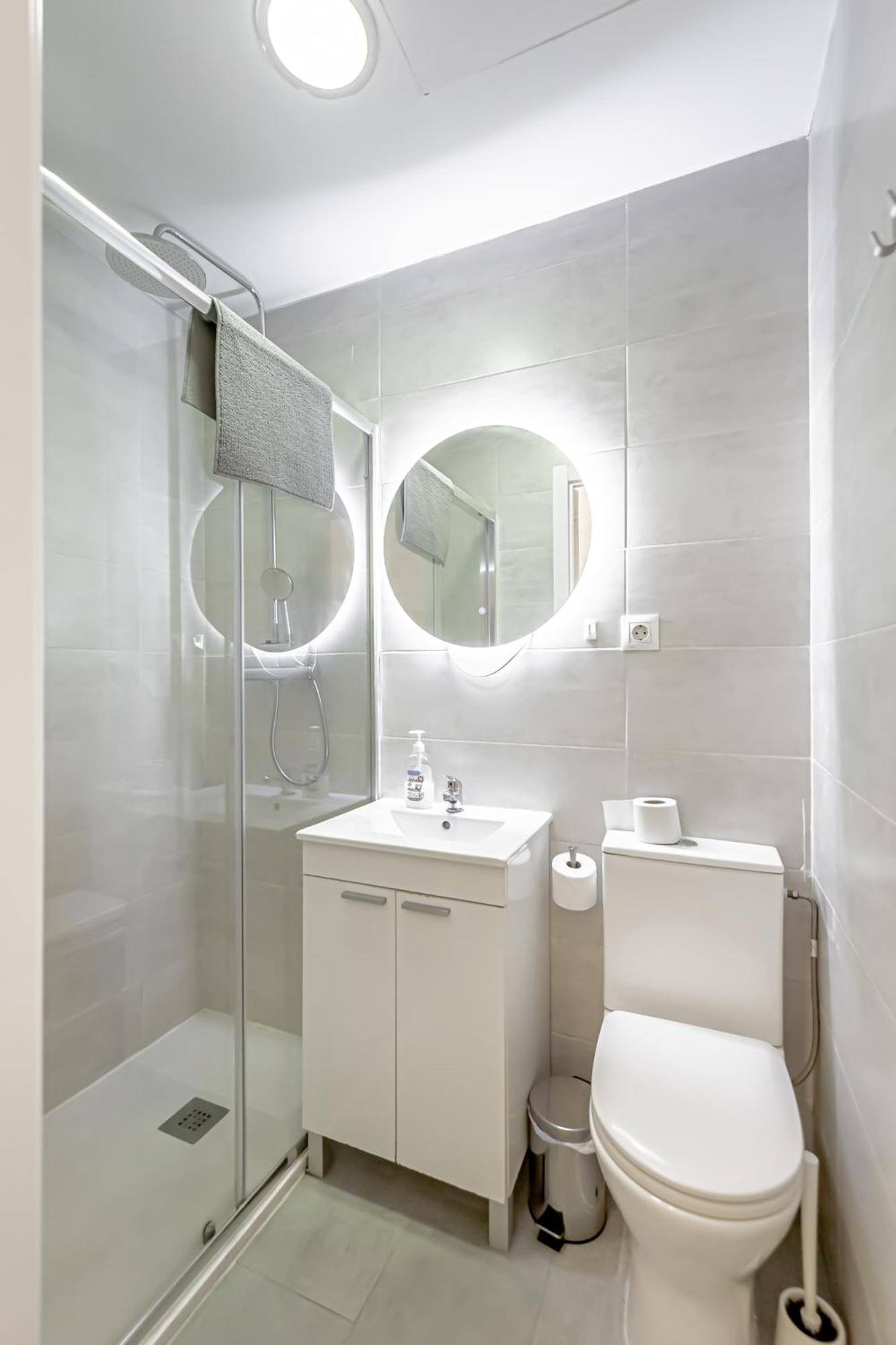 Apartamentos Tetuan Madrid Exterior photo