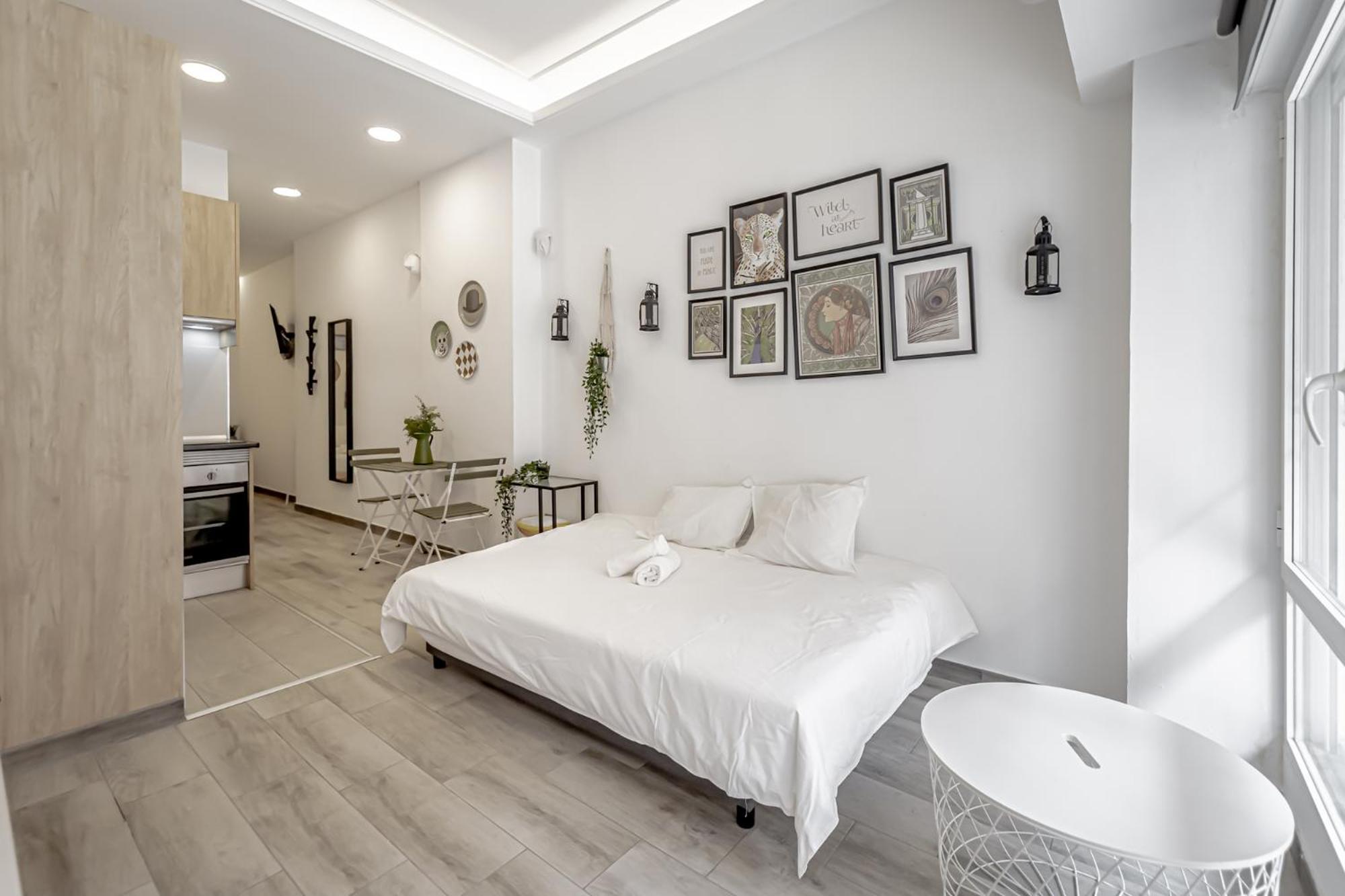 Apartamentos Tetuan Madrid Room photo