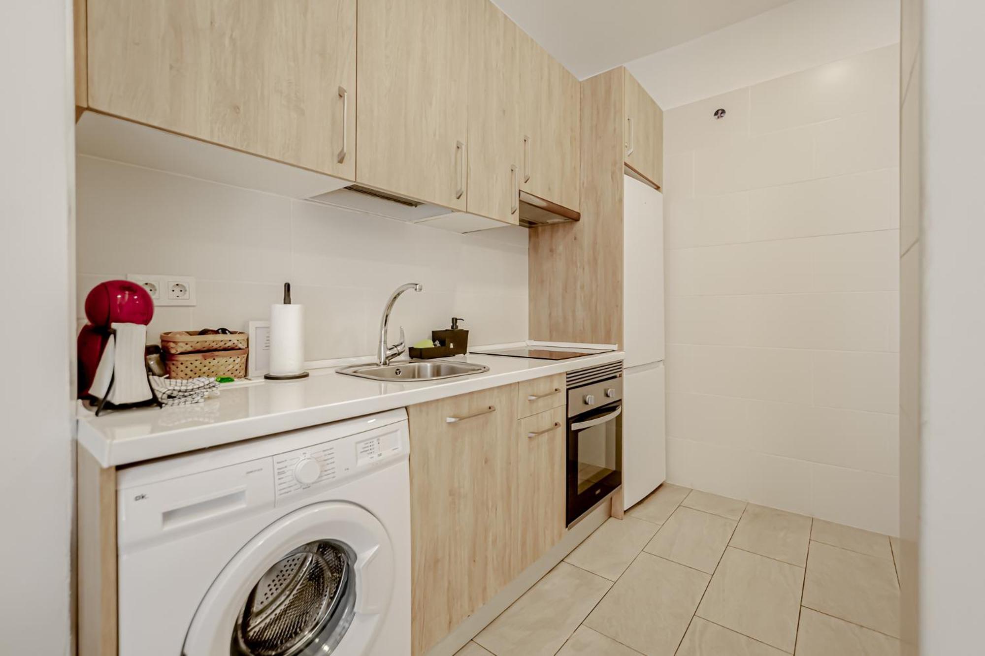Apartamentos Tetuan Madrid Room photo